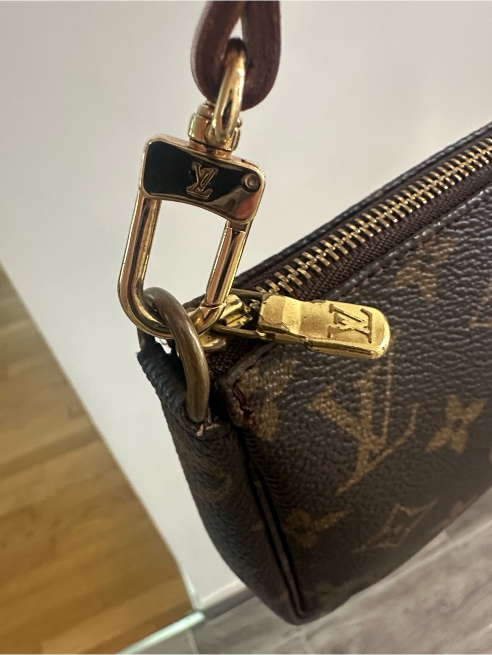 Authentic Louis Vuitton Monogram Pochette Accessories - Picture 4 of 9